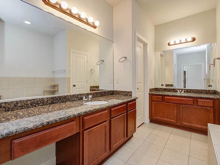10205 Brooktree Dr — Photo 15