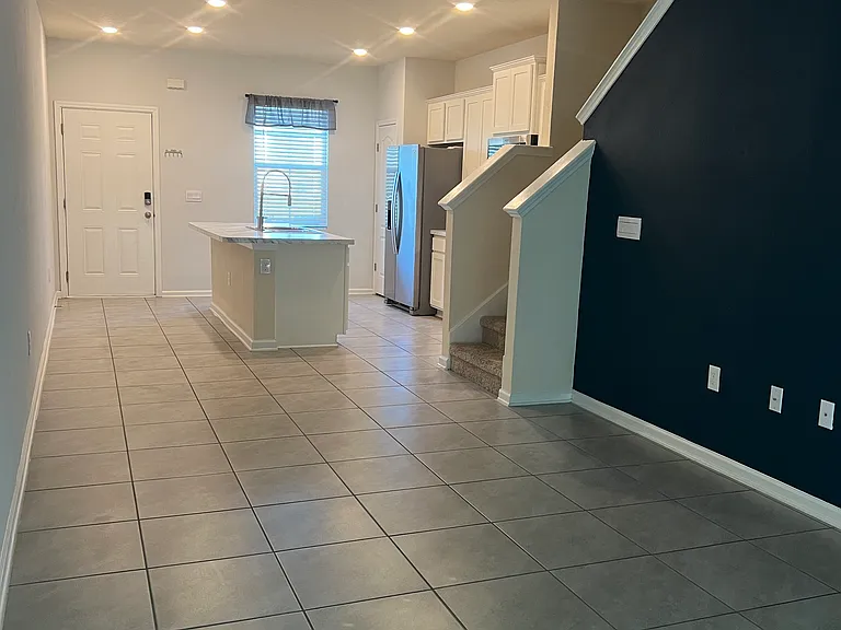 836 Rotary Rd — Photo 5