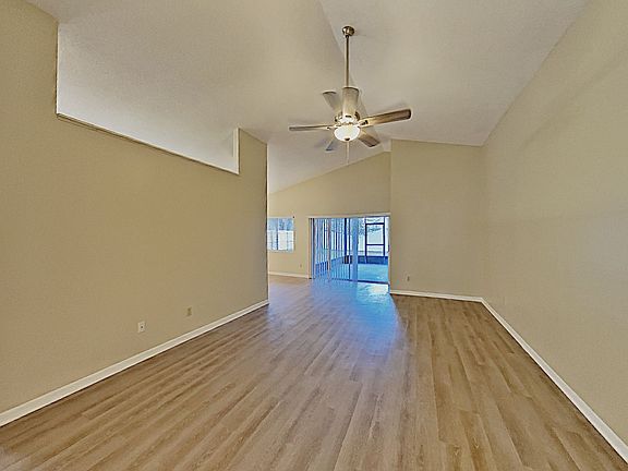 3rd image of 432 Morning Glory Dr