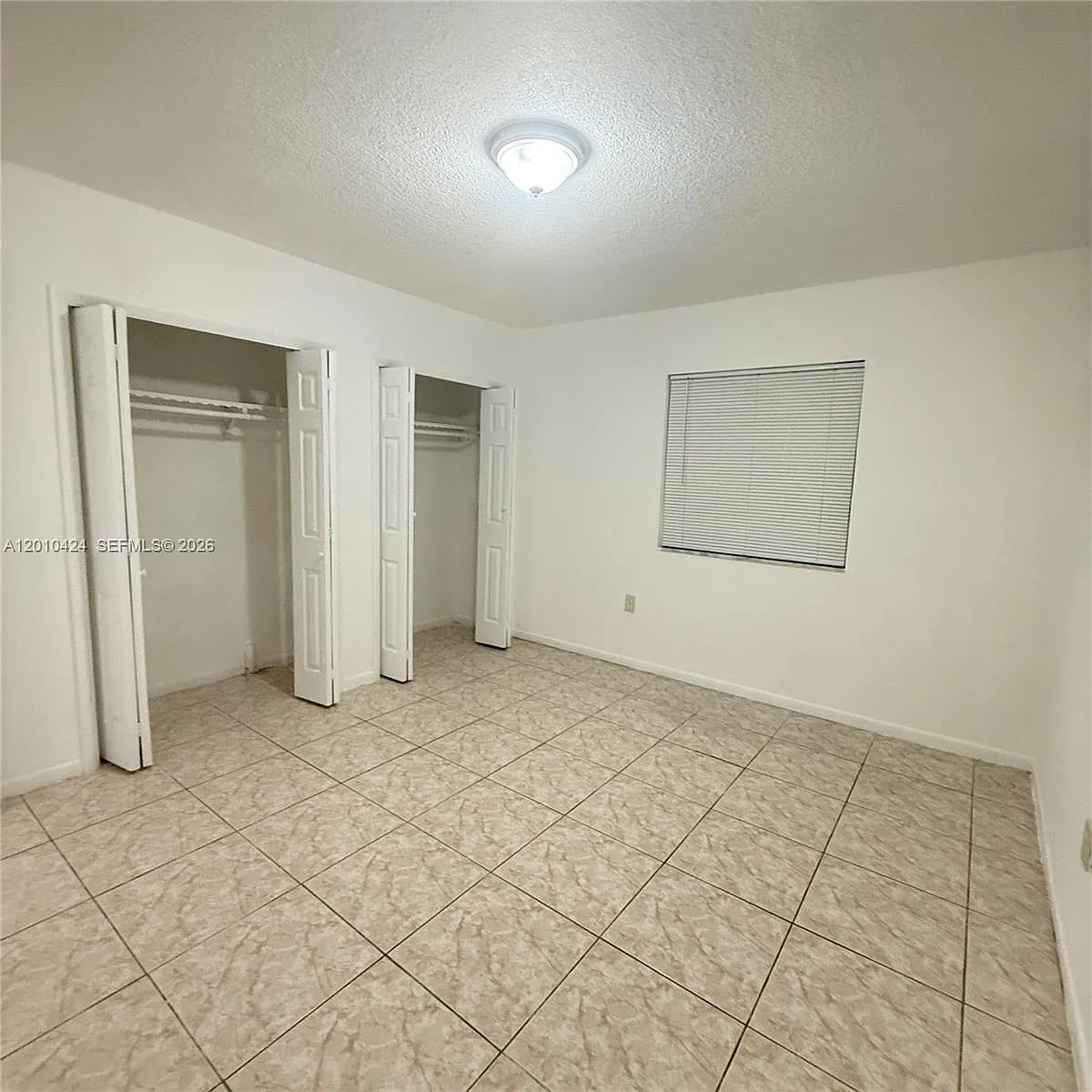 Building Photo - 1735 NE 164th St #A202