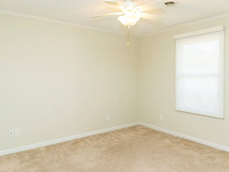 121 Creekwood Way — Photo 9