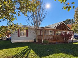 13058 Kevin Ln, Chardon, OH 44024