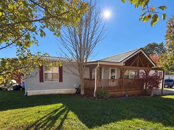 13058 Kevin Ln, Chardon, OH 44024