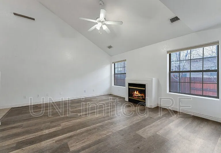 2433 S Seclusion Ln — Photo 7
