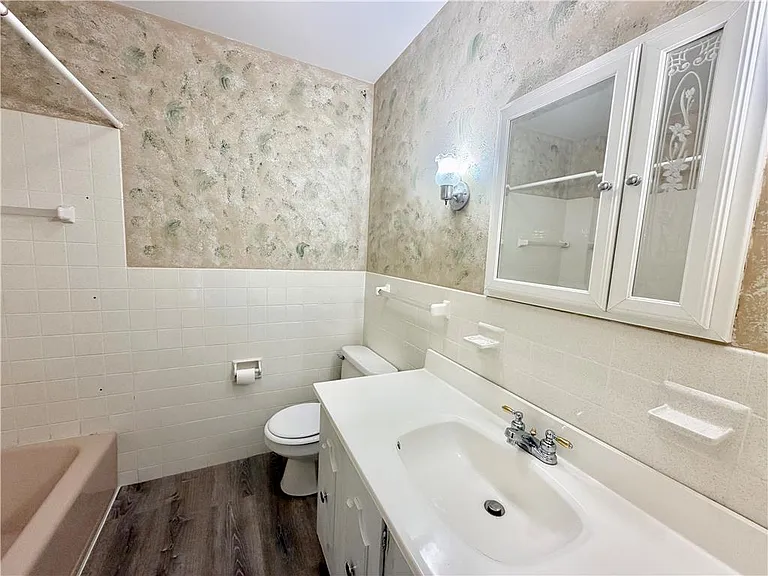 1160 Brentwood Ave — Photo 36