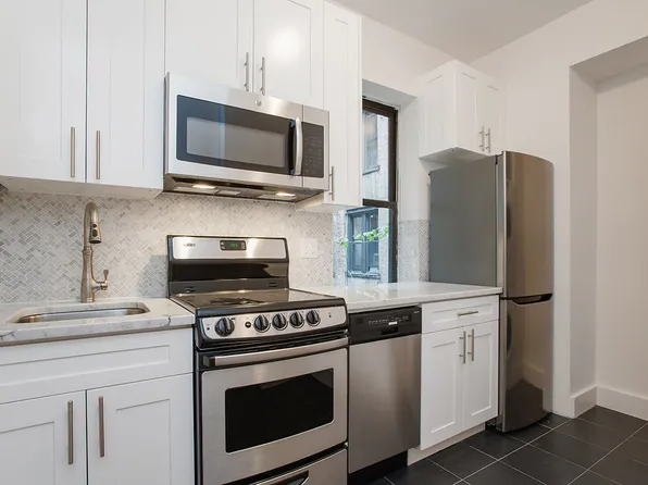 372 Saint John's Place image 1 of 20