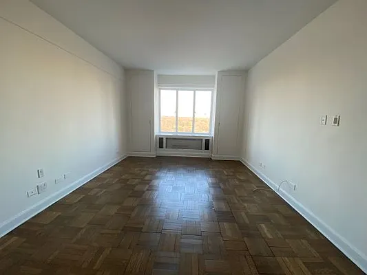 Rented by essential NEW YORK Real Estate | media 19