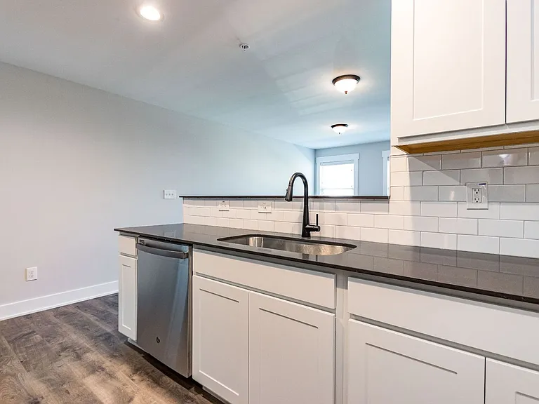 705 N O'Neil Street — Photo 3