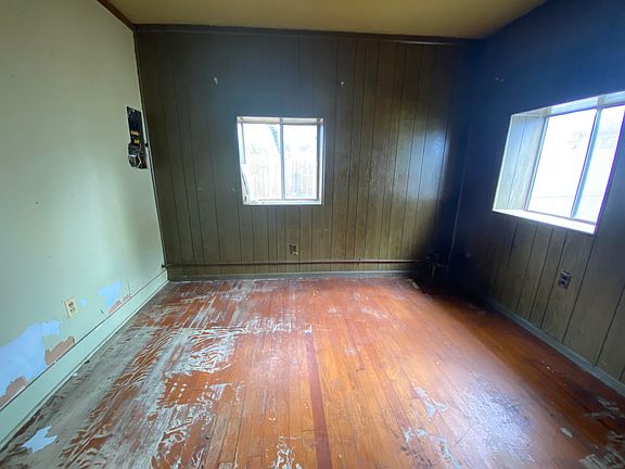 3rd image of 3120 Martel Dr