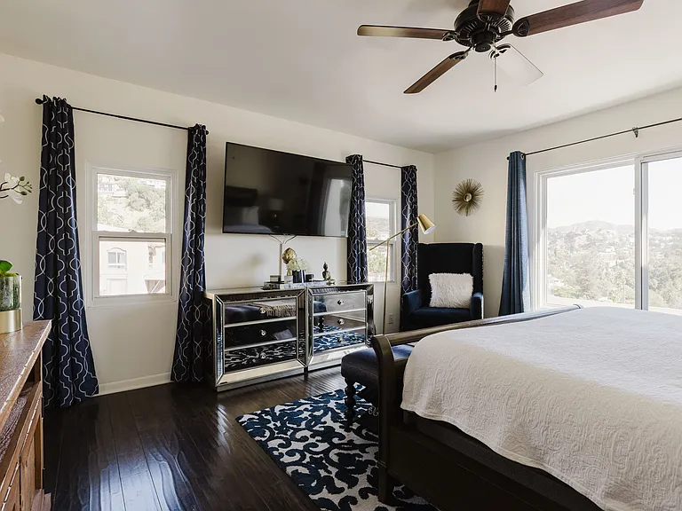 2041 Glencoe Way — Photo 20