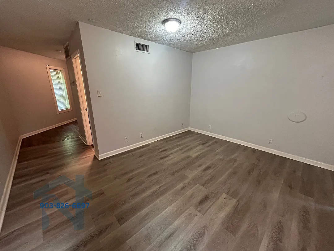 Valley View Apartments - 301 Pine Wilderness Dr, QC - A1 — Photo 2