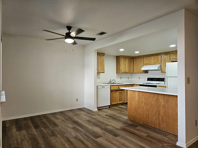 223 Bear Springs Rd #B — Photo 8