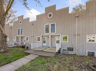 1156 Cambria Ct, Iowa City, IA 52246