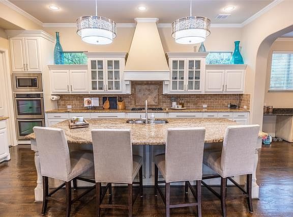 3rd image of 4028 Jasmine Fox Ln