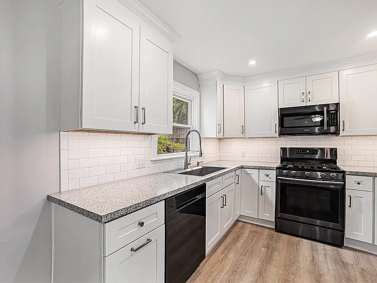 524 Continental Rd — Photo 15