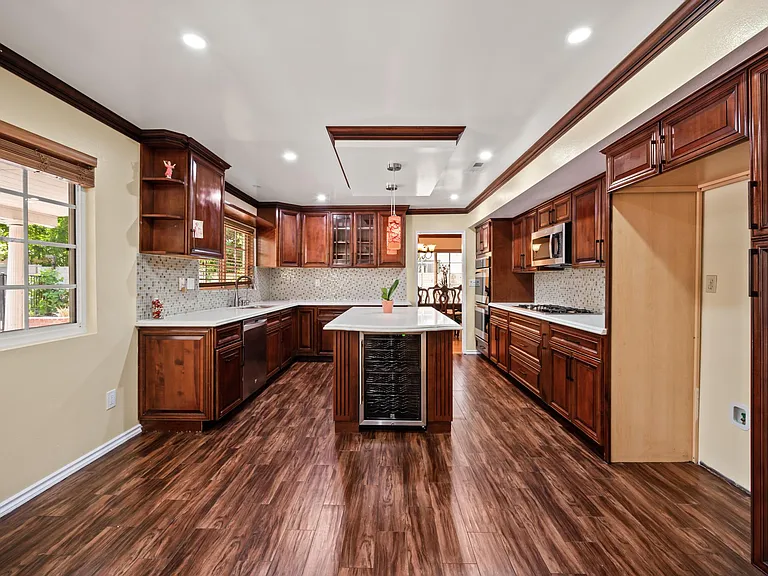 22606 Archwood St — Photo 13