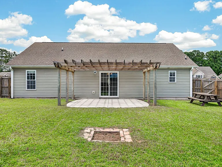 210 Riverstone Ct — Photo 23
