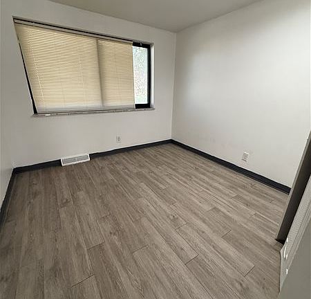 4th image of 2612 Tyrell Dr APT D