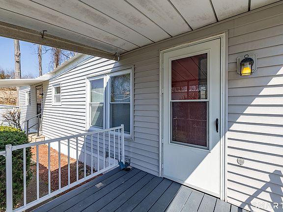 3rd image of 32 Greenlawn Drive