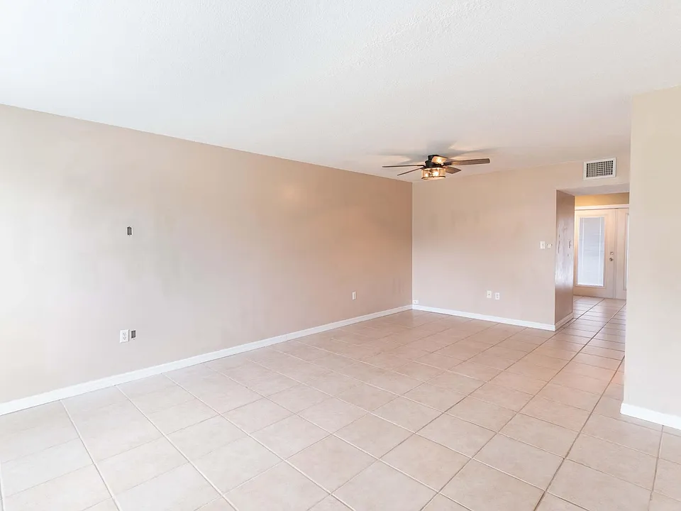 5850 Cypress Gardens Blvd #607