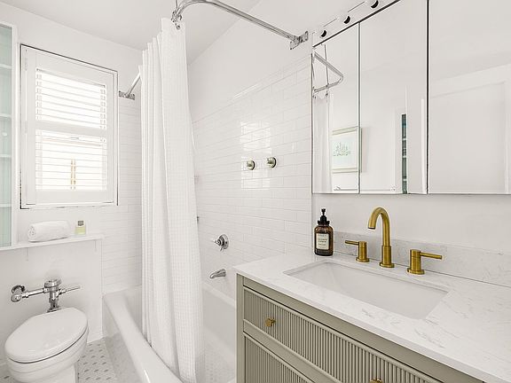 5th image of 7 E 85th St APT 8B