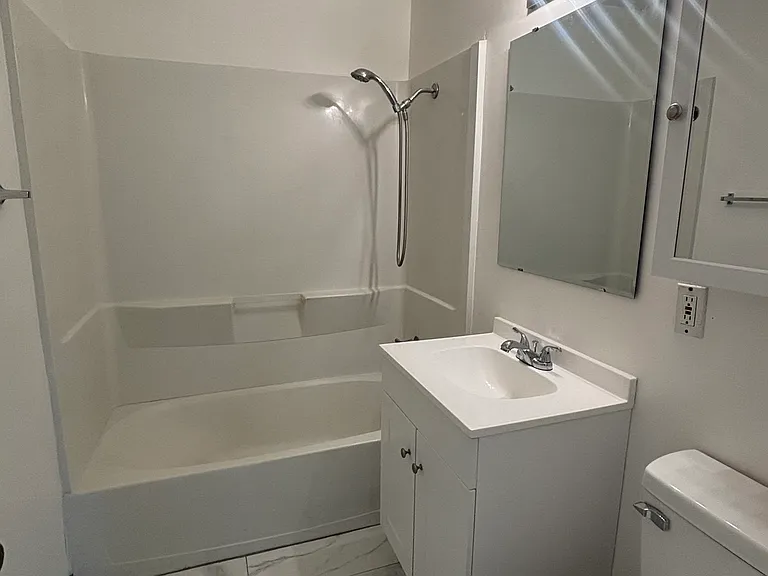 315 S Sycamore Ave — Photo 4