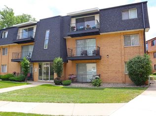4829 W 109th St APT 203, Oak Lawn, IL 60453