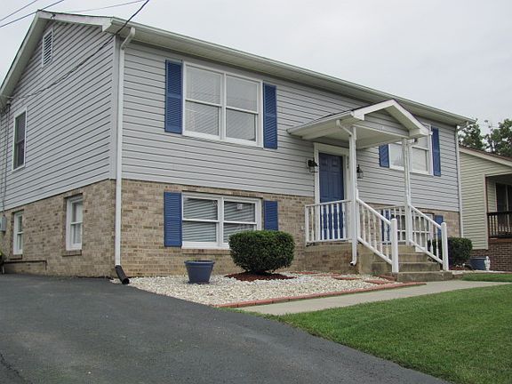 2nd image of 924 Quail Ln