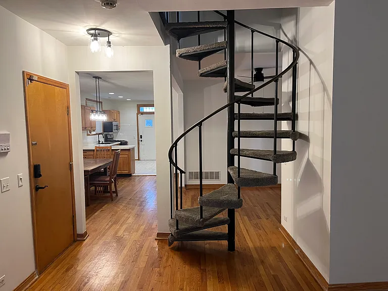8742 S Harper Ave #1 — Photo 2
