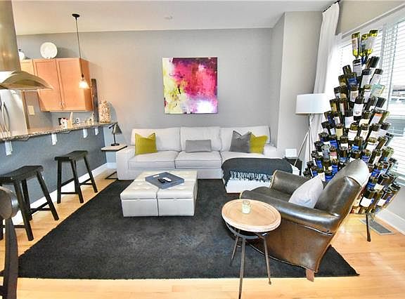 5th image of 4557 Washington Ave