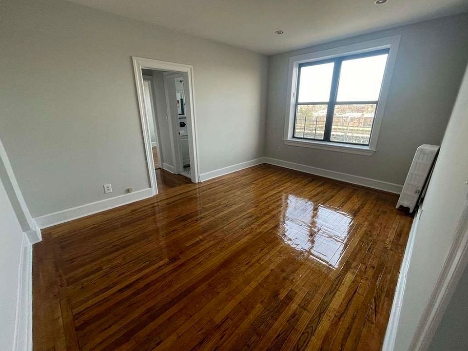 1st image of 32-35 30th St #C422
