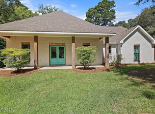 104 Pine Hill Cir, Florence, MS 39073