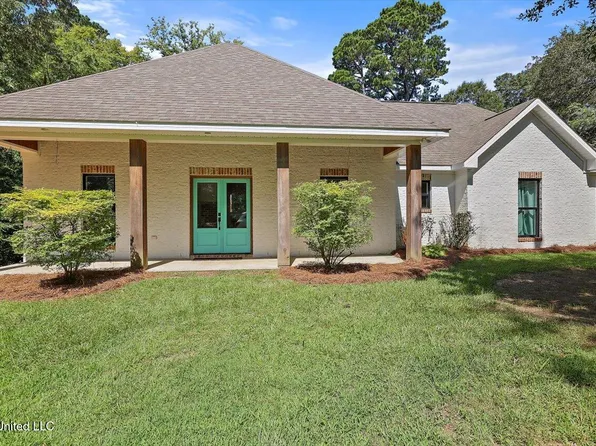104 Pine Hill Cir, Florence, MS 39073