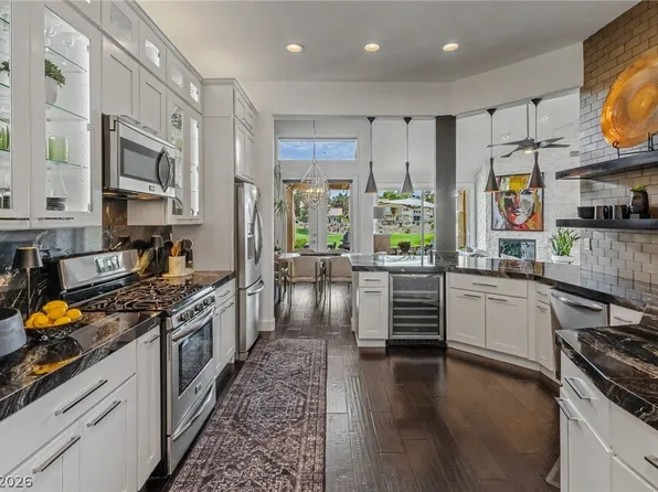 7949 Harbour Towne Ave, Las Vegas, NV 89113