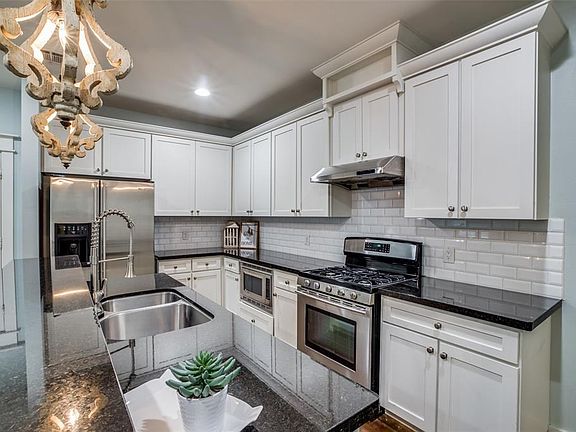 5th image of 1416 Asbury St #B