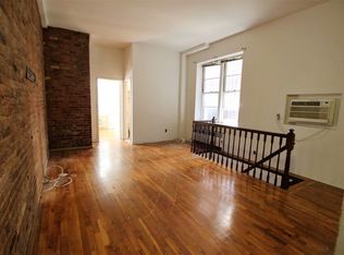 206 E 17th St #1, New York, NY 10003
