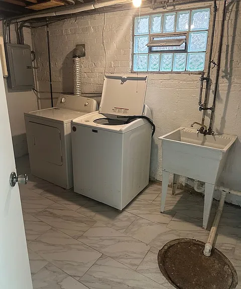 washer and drier room
