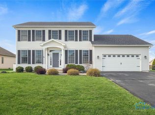1408 S Redhawk Dr, Perrysburg, OH 43551