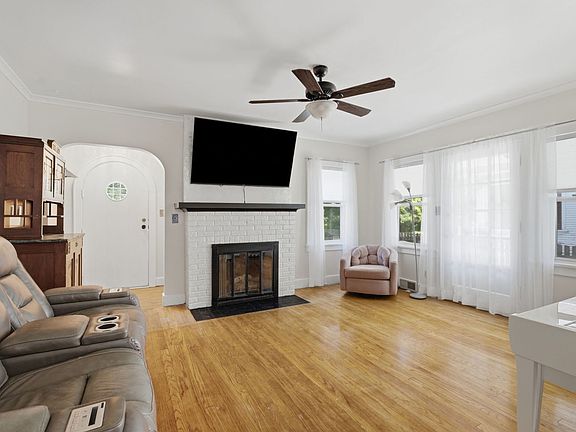 4th image of 3744 12th St