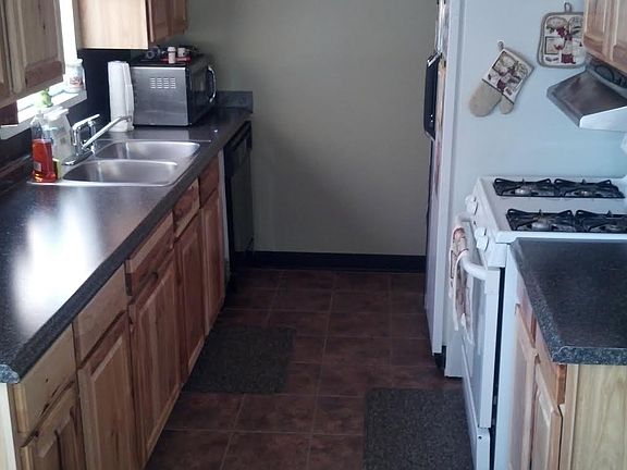 3rd image of 2937 Stockton Ave