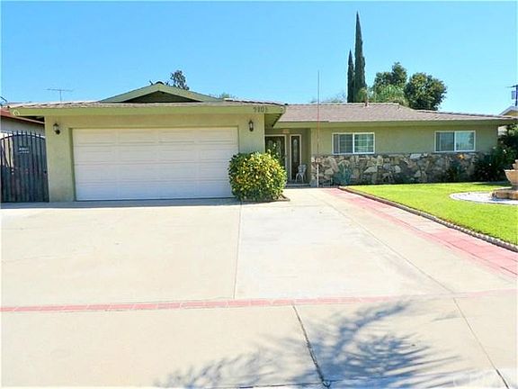 5th image of 9803 Tamarind Ave
