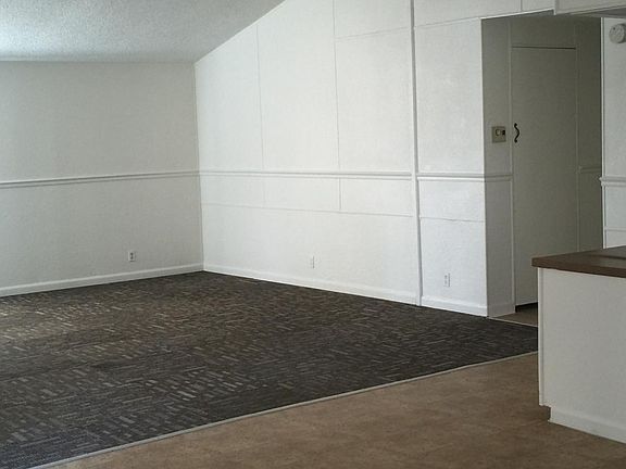 3rd image of 26195 Homeland Ave