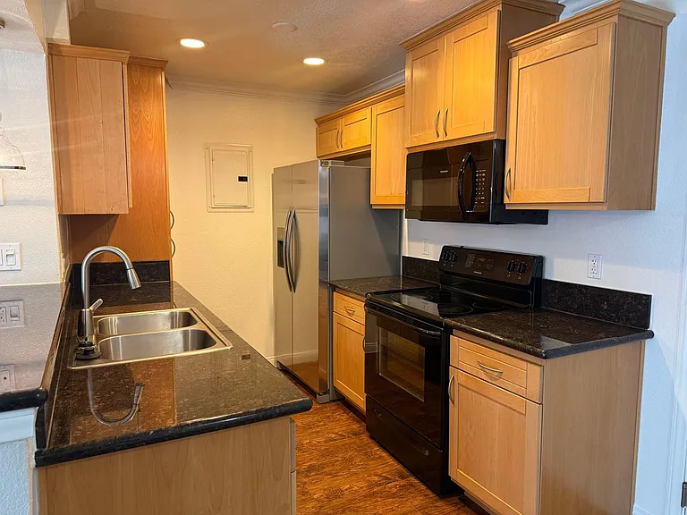 Beachwood Apartments — Photo 50