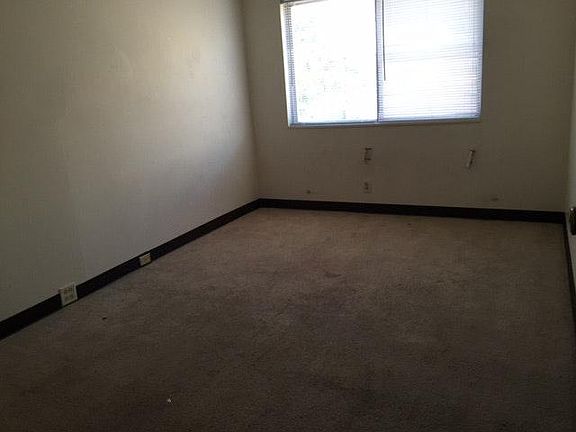 3rd image of 1218 E St APT 5