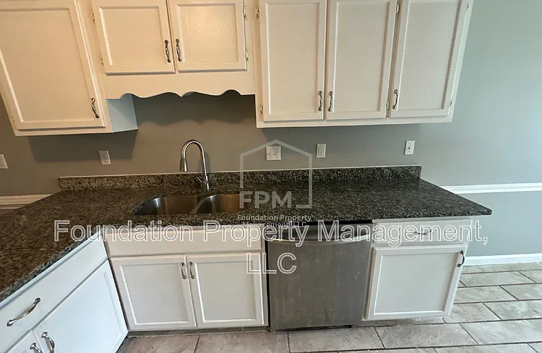 7089 Cobblestone Dr — Photo 4