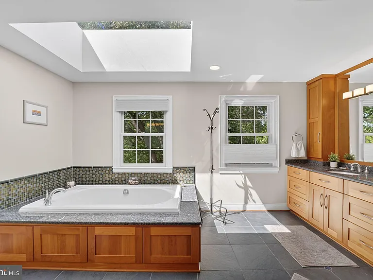 5115 Cape Cod Ct — Photo 31