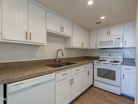 5th image of 791 E PEPPER Drive