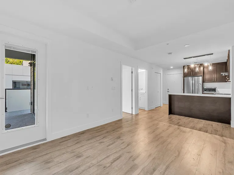 6338 King George Blvd #310 — Photo 4