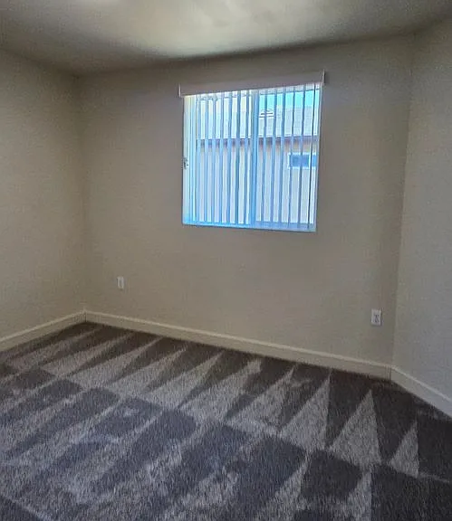 3839 Woodlawn Ave — Photo 30