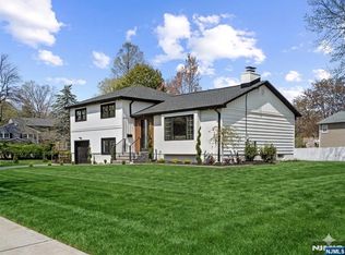 22-35 Radburn Rd, Fair Lawn, NJ 07410